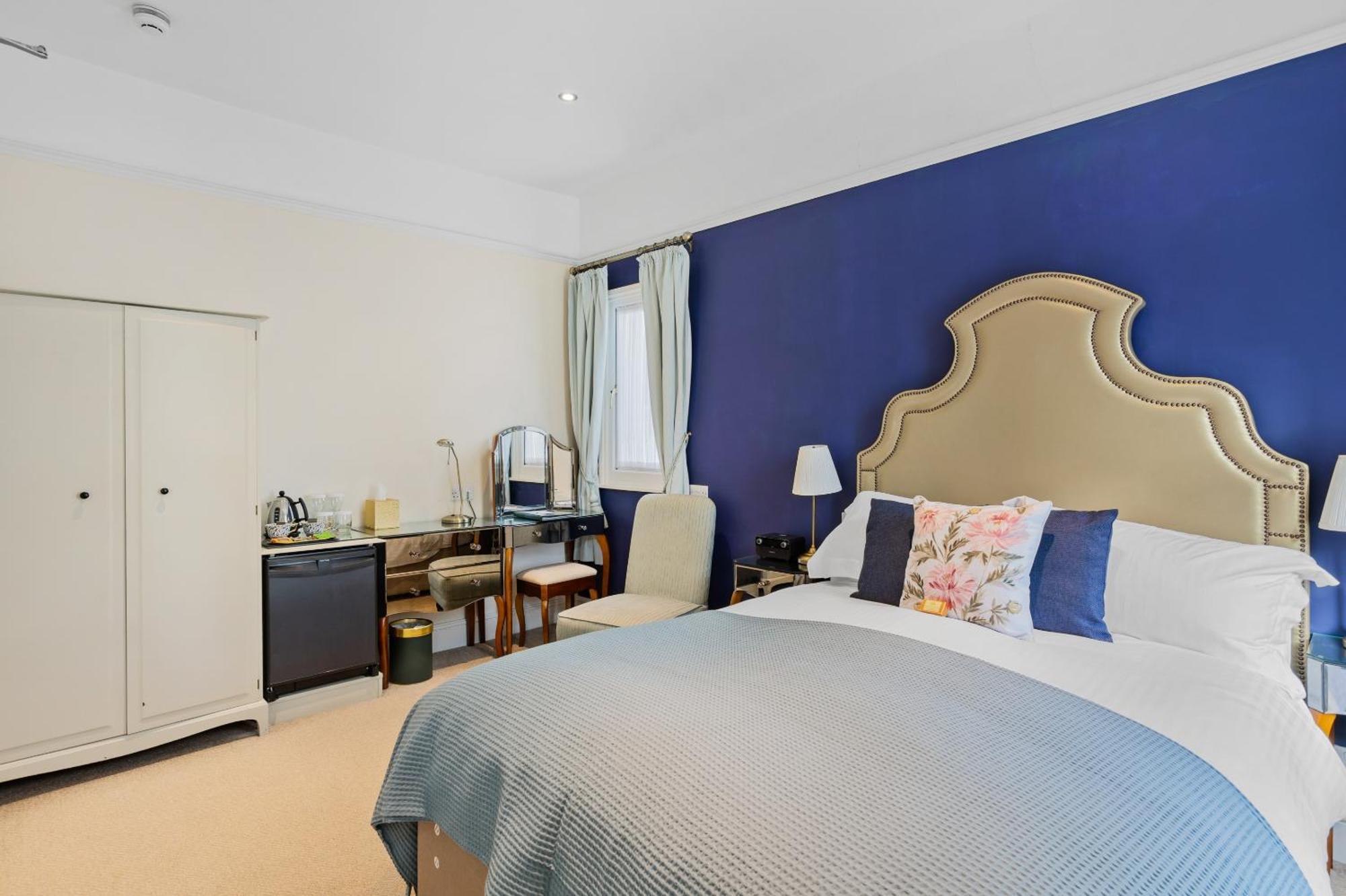 Alojamento de Acomodação e Pequeno-almoço Kingston House 5*